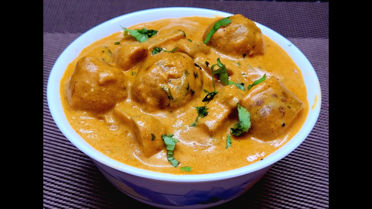 Creamy baby potatoes with mushrooms