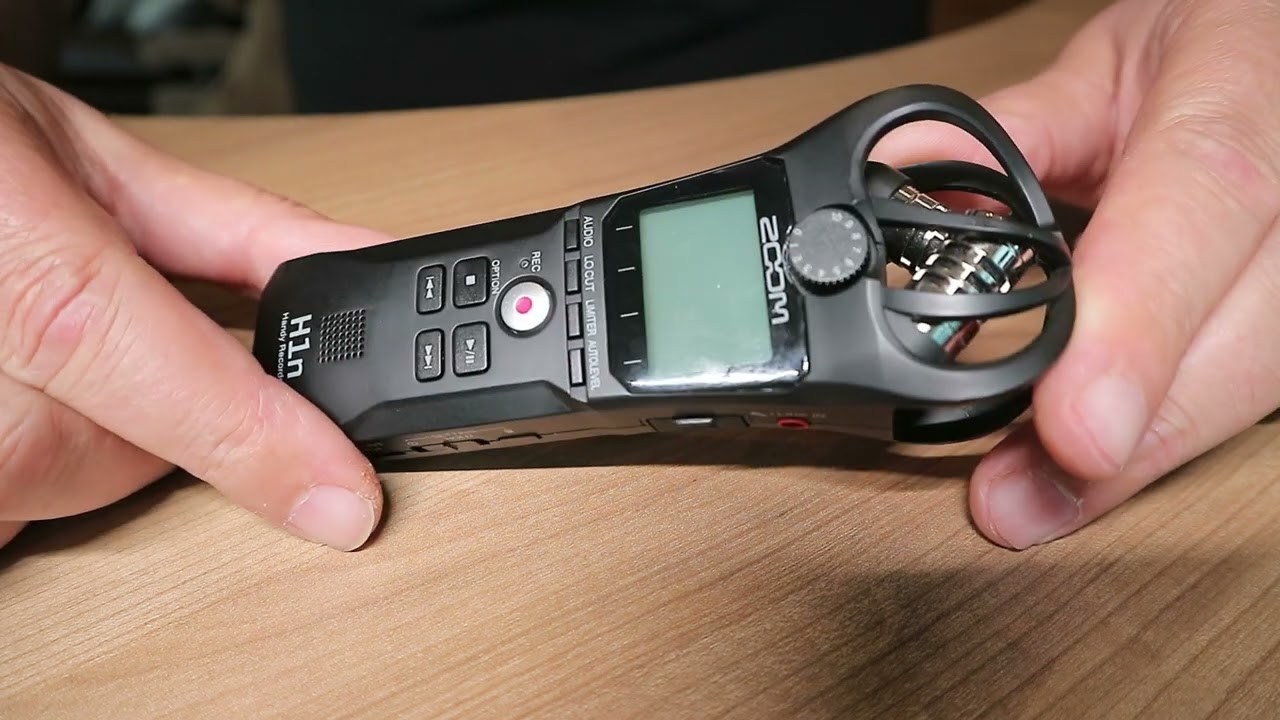 How to get the settings menu on the Zoom H1N ( Date / time etc )