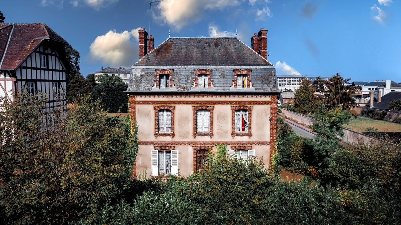 Exploring an Abandoned Cottage In France