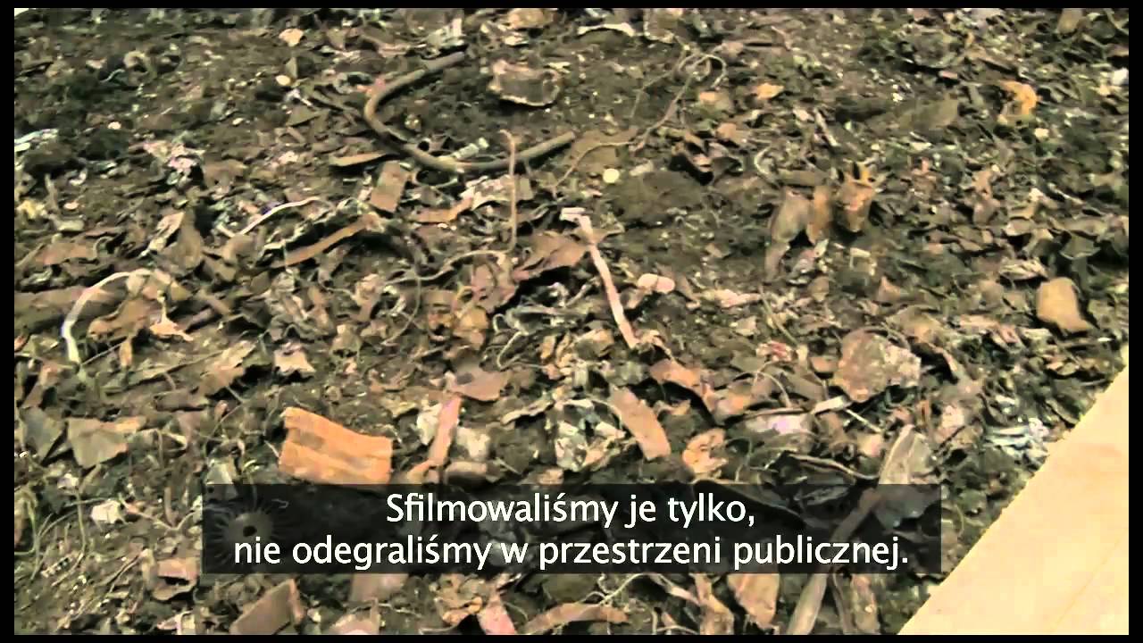 Robotnicy opuszczają miejsca pracy. Muzeum Sztuki 2010