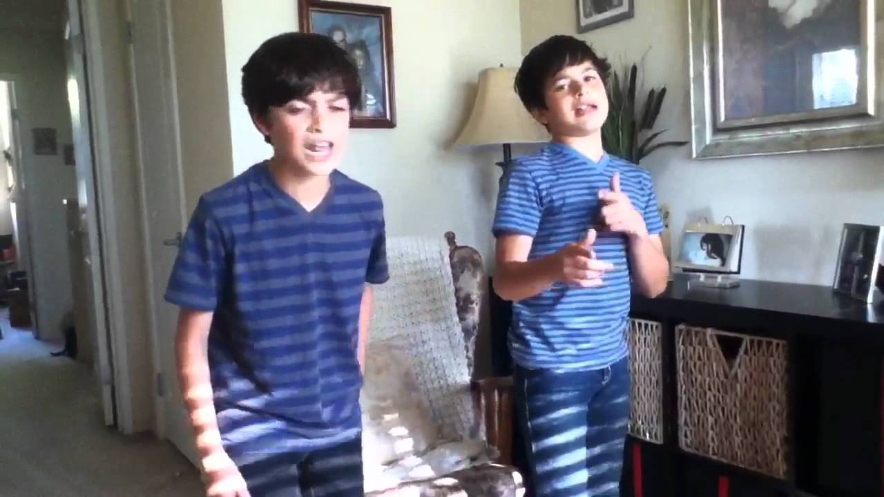 @RoneyBoys (Isaac & Ian) sing U Smile by Justin Bieber