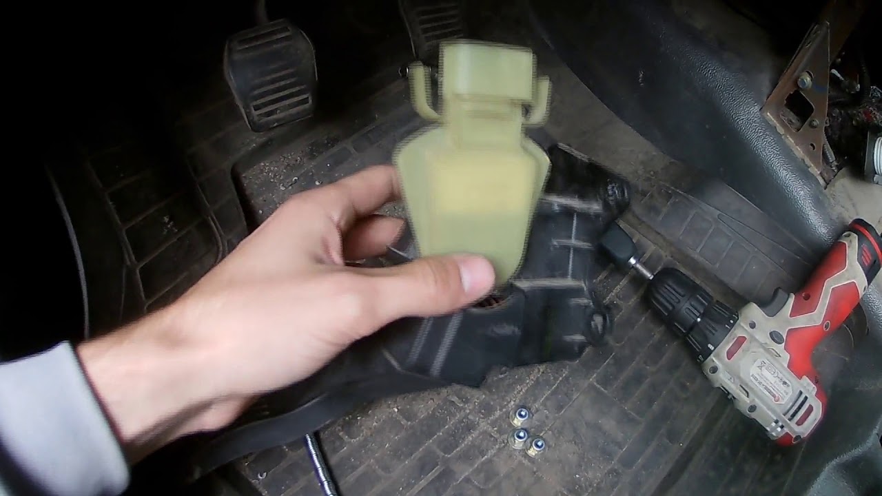 Ошибка P0221 Педаль газа сама газует Ford Transit Connect