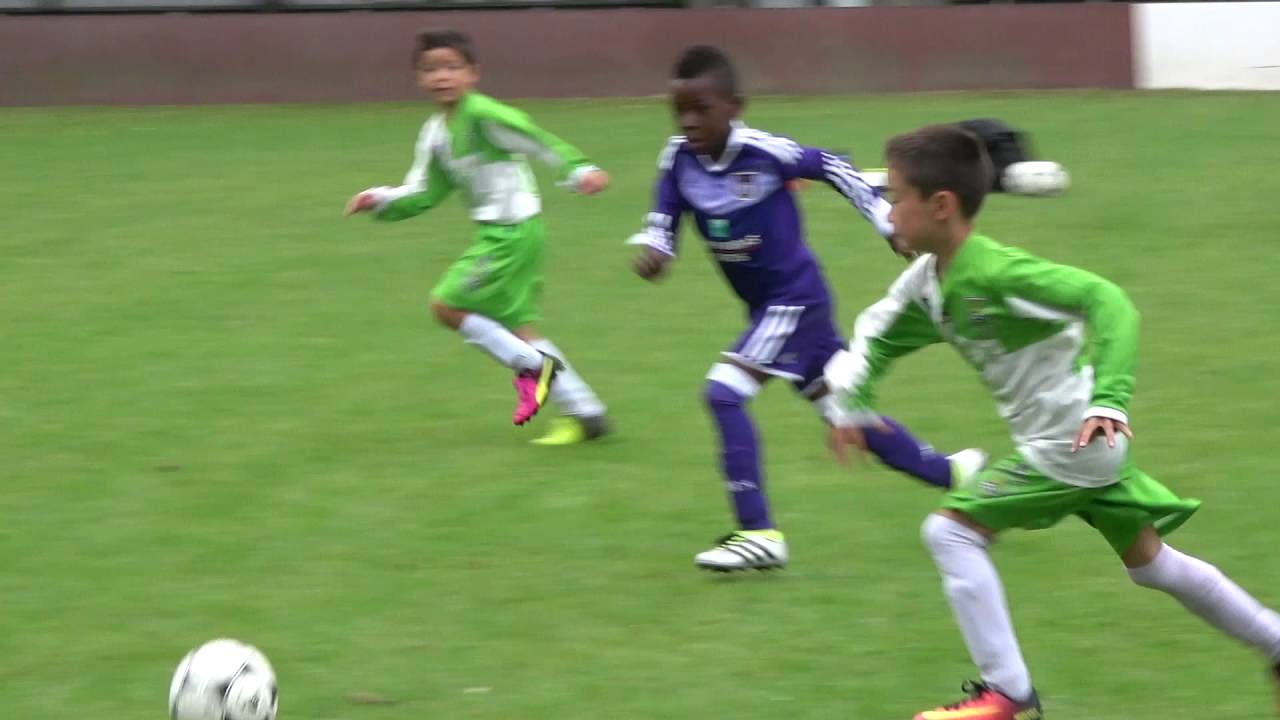 Brussels Youth Football - ROFC Stockel U8 A team playing Anderlecht U8 B team