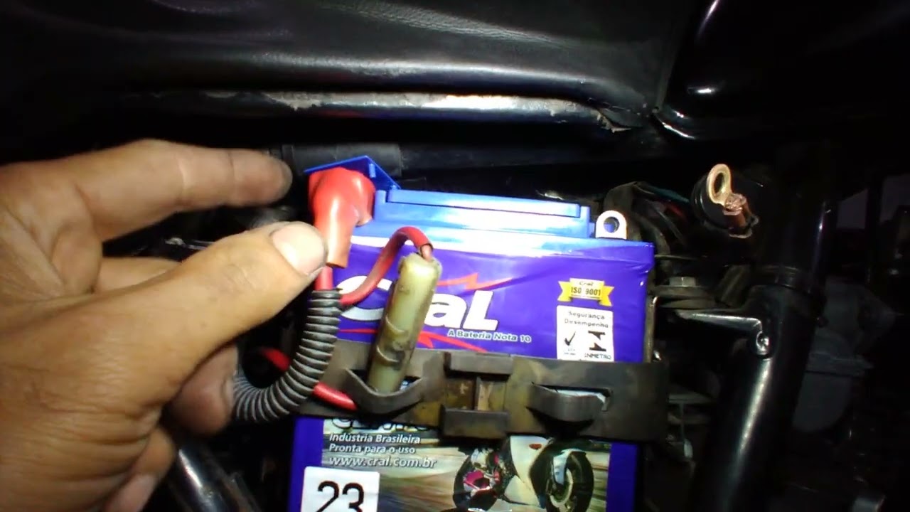 como trocar bateria da suzuki intruder 125 passo a passo