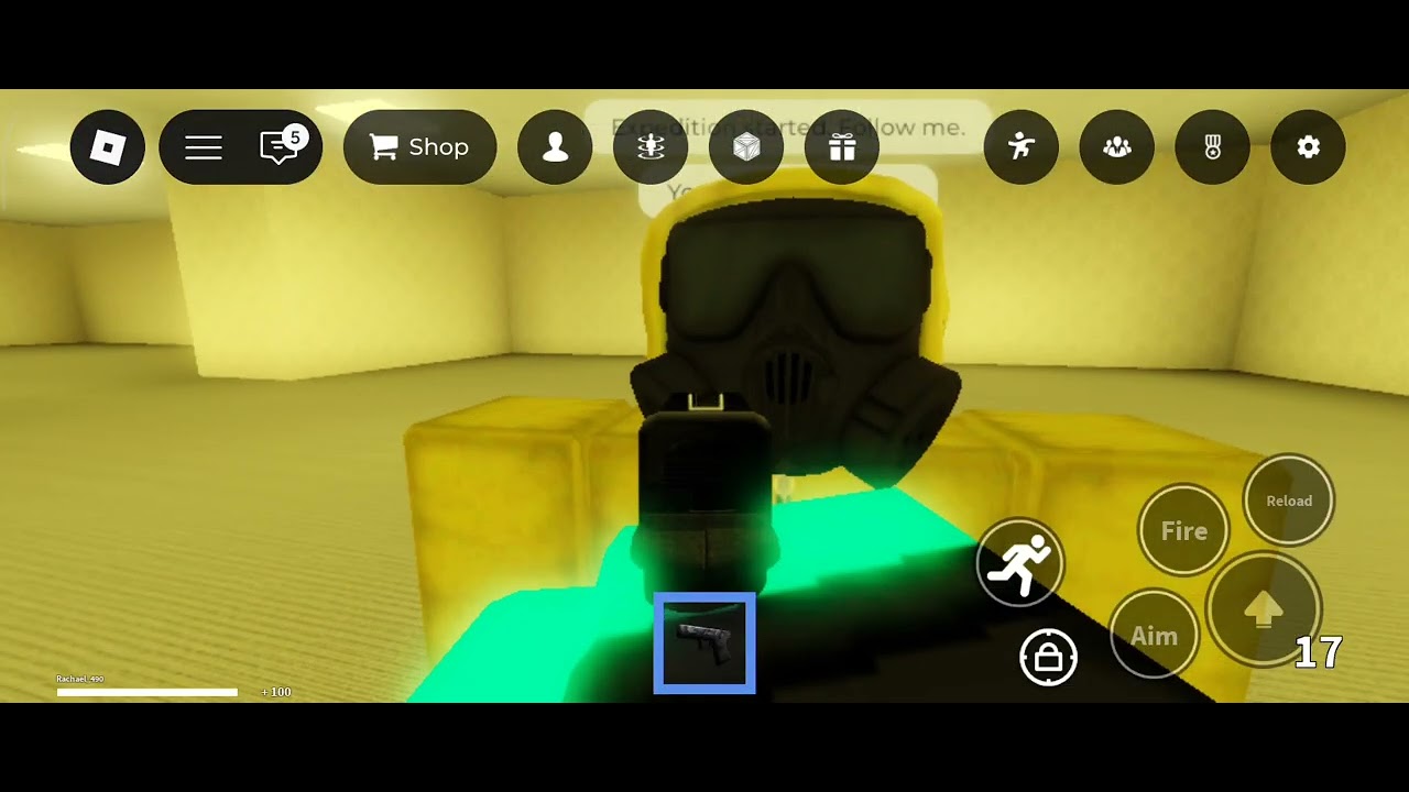 I'm playing backrooms in Roblox 