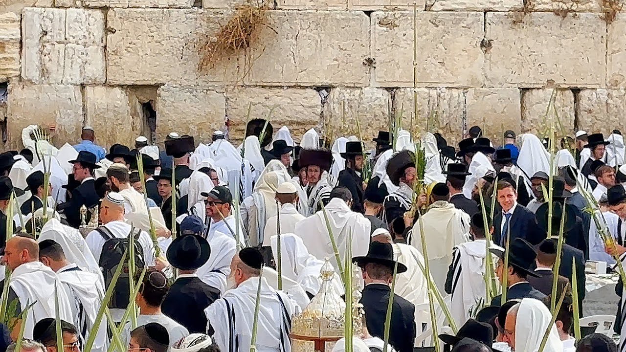 ИЕРУСАЛИМ • Еврейская молитва у Стены Плача в Суккот • ИЗРАИЛЬ