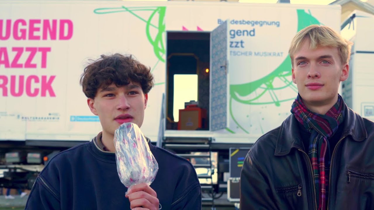 Der „Jugend jazzt Truck“ zu Besuch in Mecklenburg-Vorpommern bei der Band „Razzmatazz“