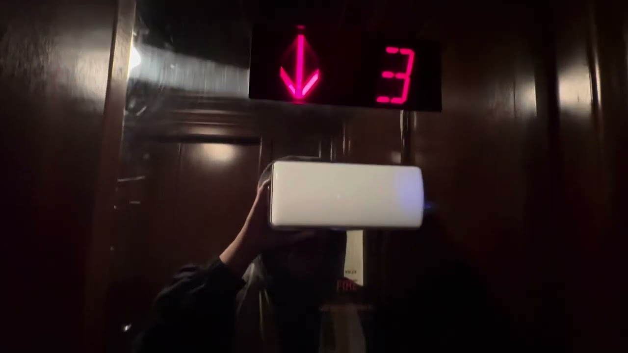 Unknown hydraulic Elevator @ 93 Newbury Street Boston, MA