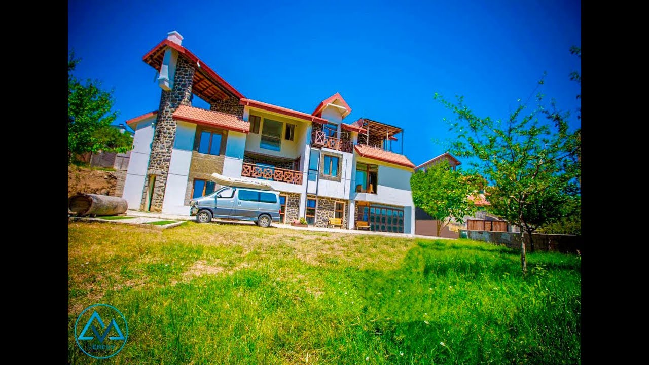 იყიდება ახალი აშენებული 3 სართულიანი სახლი საბურთალოზე, ნუცუბიძის ფიჭვნარში!