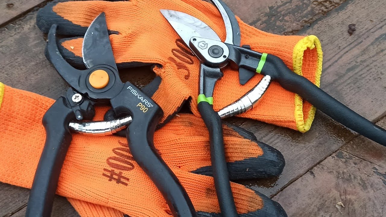 ЦЕНТРОИНСТРУМЕНТ 1141 & ФИСКАРС Р90. Секаторы профессиональные, сравним и протестим.