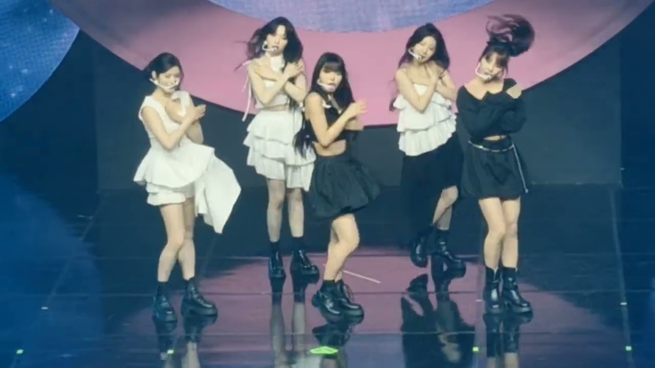 [FANCAM] Fifty Fifty,  gravity (showcase) /Let's learn to dance