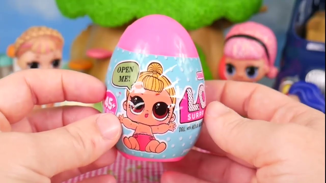 Dolls Drive new van to buy a car seat for surprises