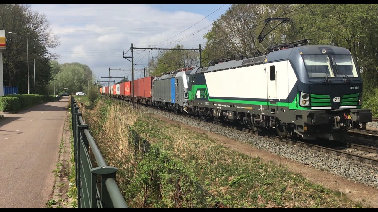 Nice 👍 Container Train (consist) 2 Vectron locomotives RTB Cargo, ELL and Railpool lease locos!👍👍👍🚂🚂