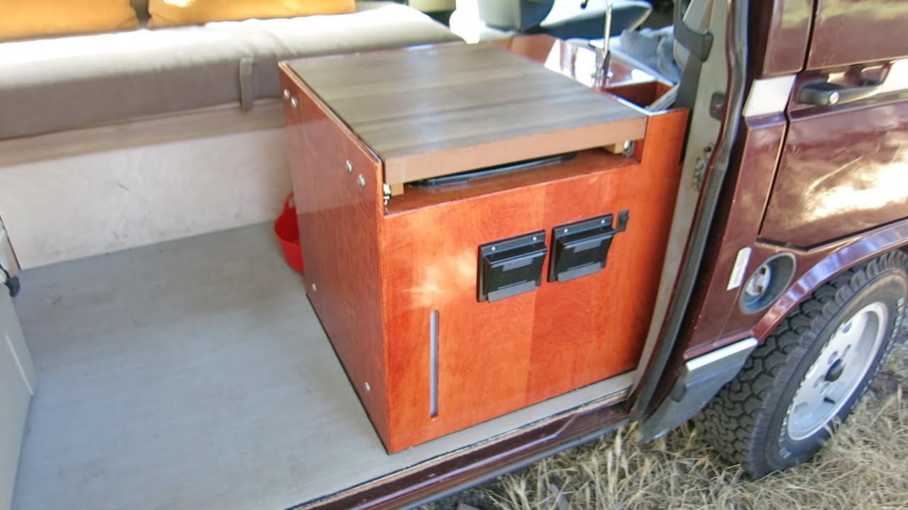 VW T3 Vanagon Doorway Kitchen