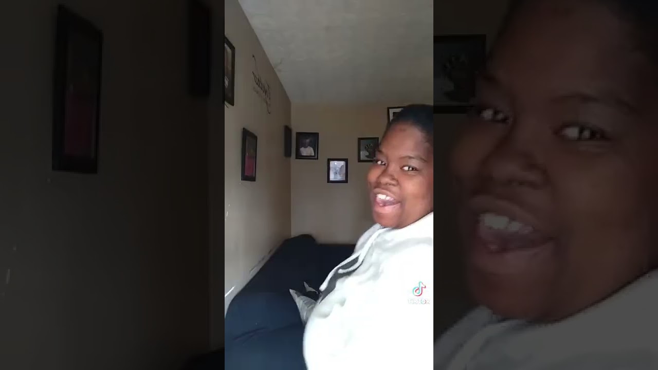 Jessica Holmes sister and Jasmine Gray  TikTok YouTube video dance