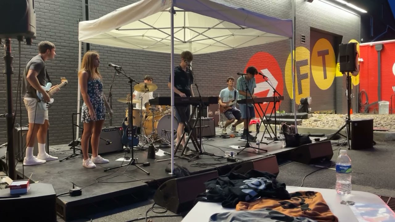 Smokin’ | Boston Cover by the Low Darts