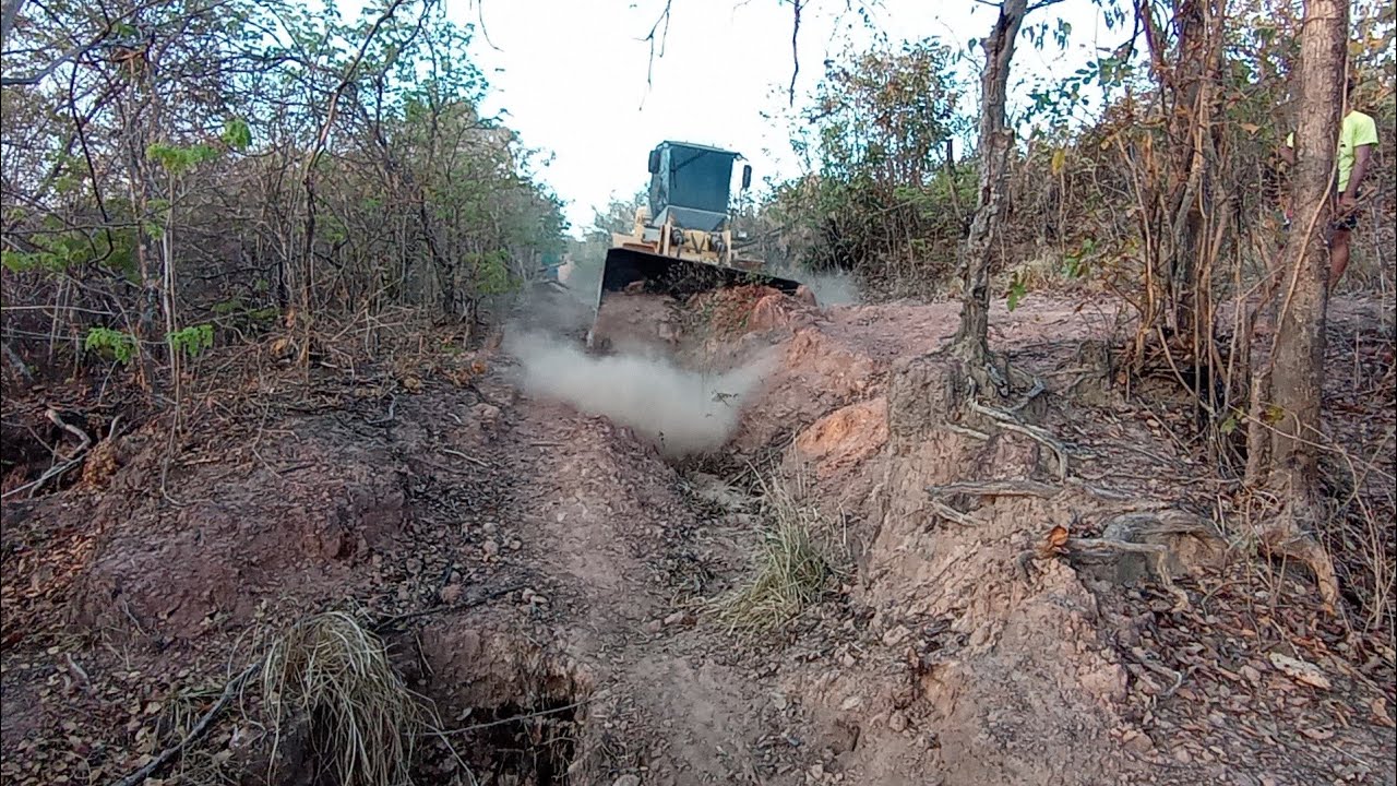 pá carregadeira 12c reformando estrada erosão bruta 😨🚜🇧🇷