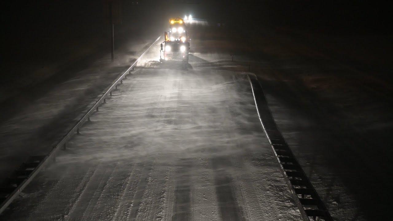 Sneeuwjacht Groningen in de avond