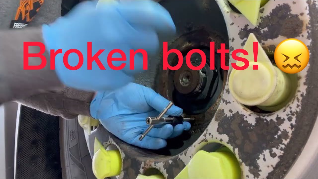 VLOG- Life of a HGV Mechanic- DAF CF day- Engine malfunction, Steering bearings and broken bolts!