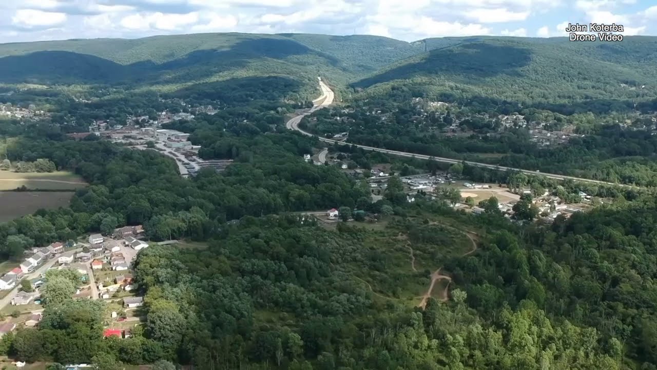 Drone Video 400 Feet Above Heritage Hills / Leith-Hatfield. Uniontown, Pa.