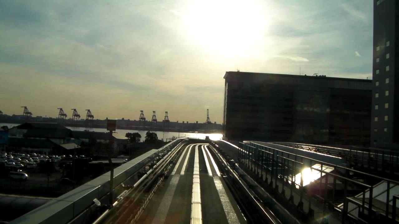 Tokyo Waterfront New Transit YURIKAMOME (Front view)