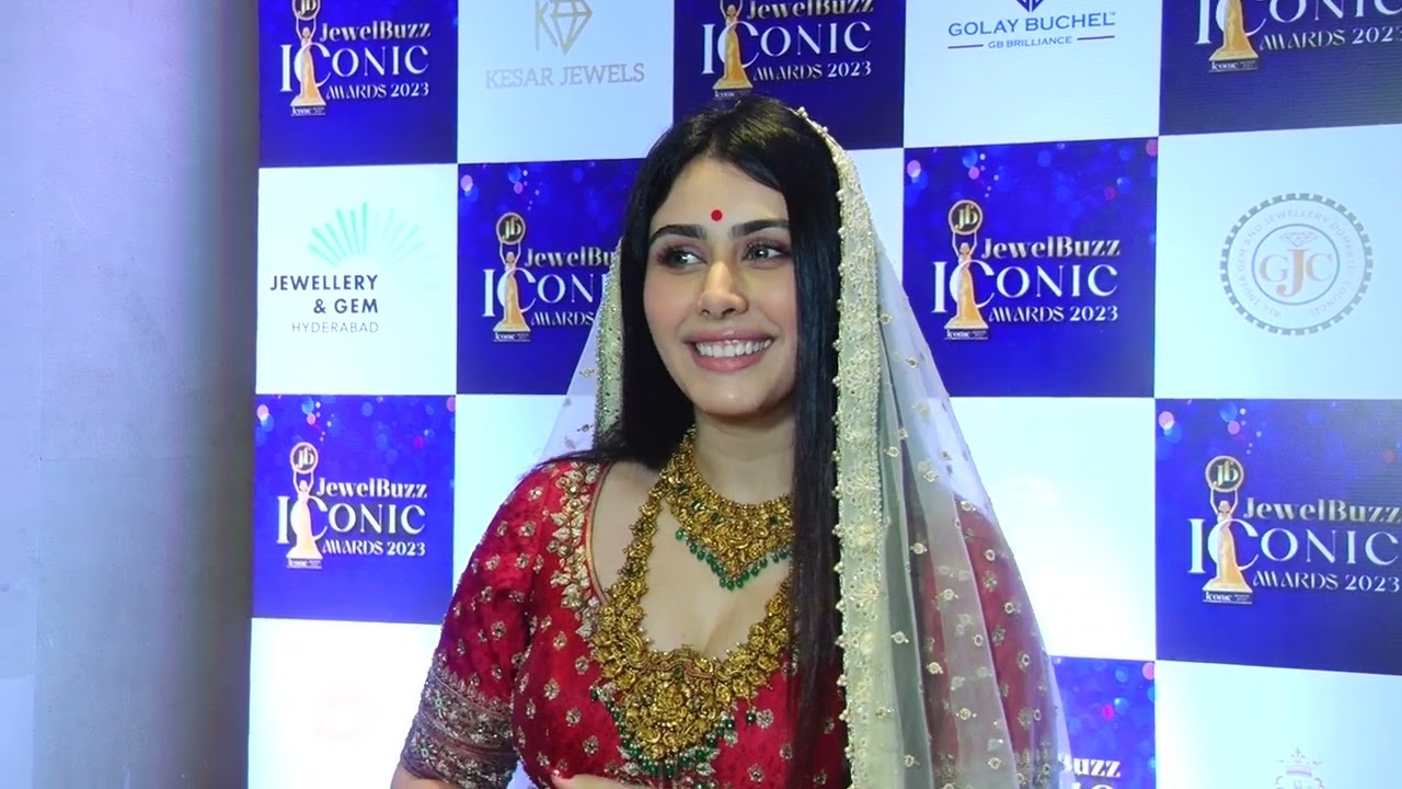 Warina Hussain Full Interview - JewelBuzz Iconic Awards 2023