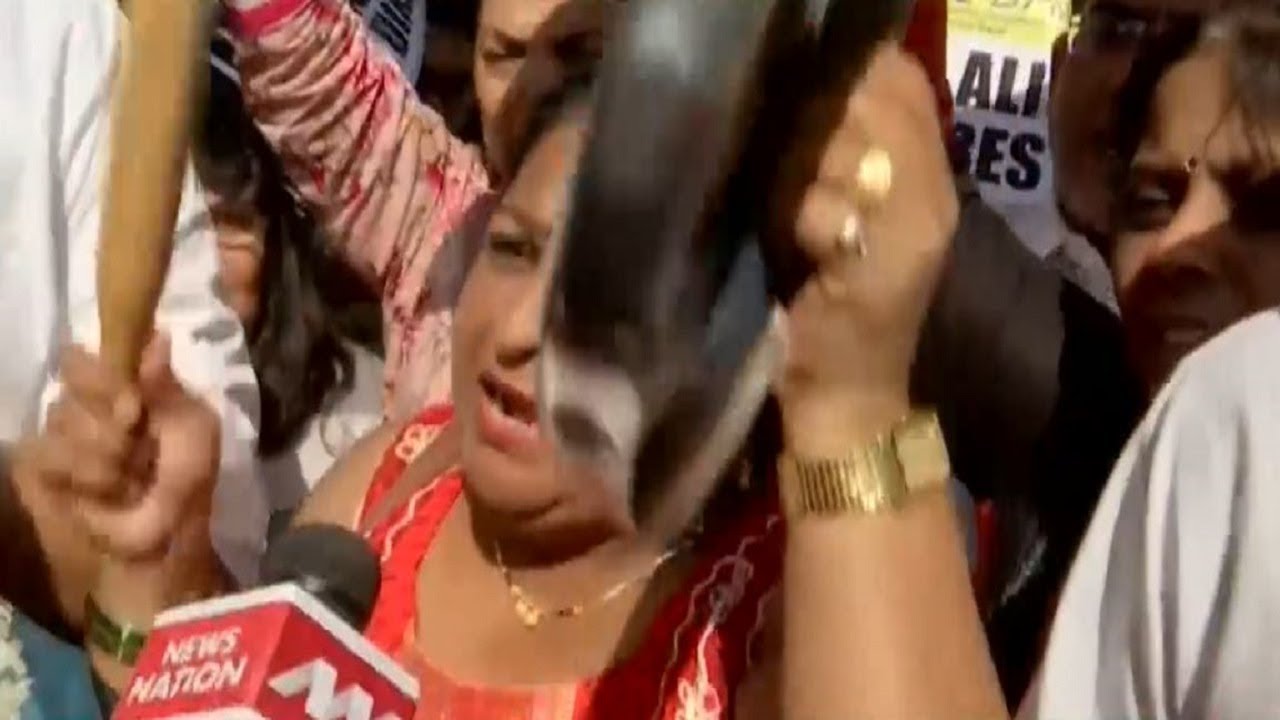 With Begging Bowls In Hand, PMC Depositors Protest Outside RBI Office