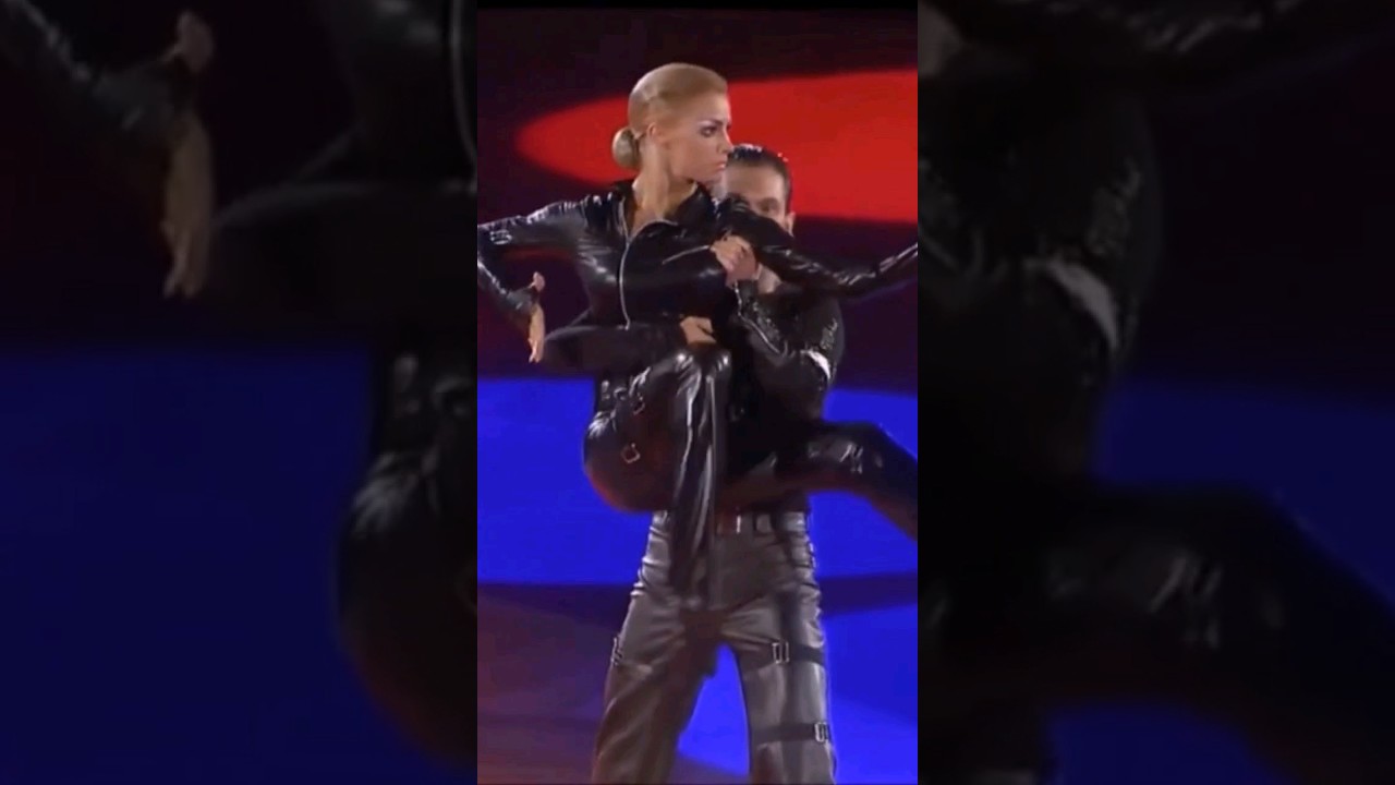 ча-ча-ча под Матрицу! #dance #chachacha #latino #matrix #матрица #gymnast #гимнастка #брусья#trick