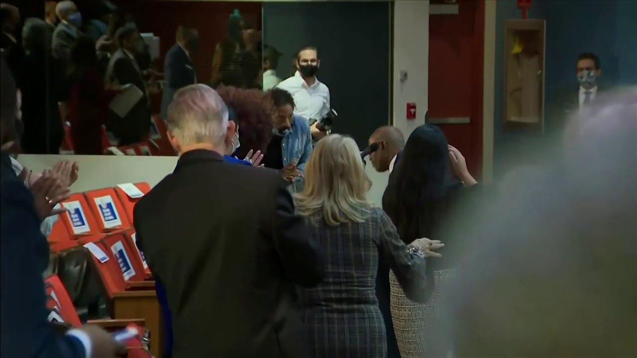 Miami-Dade School Board member faints during ceremony