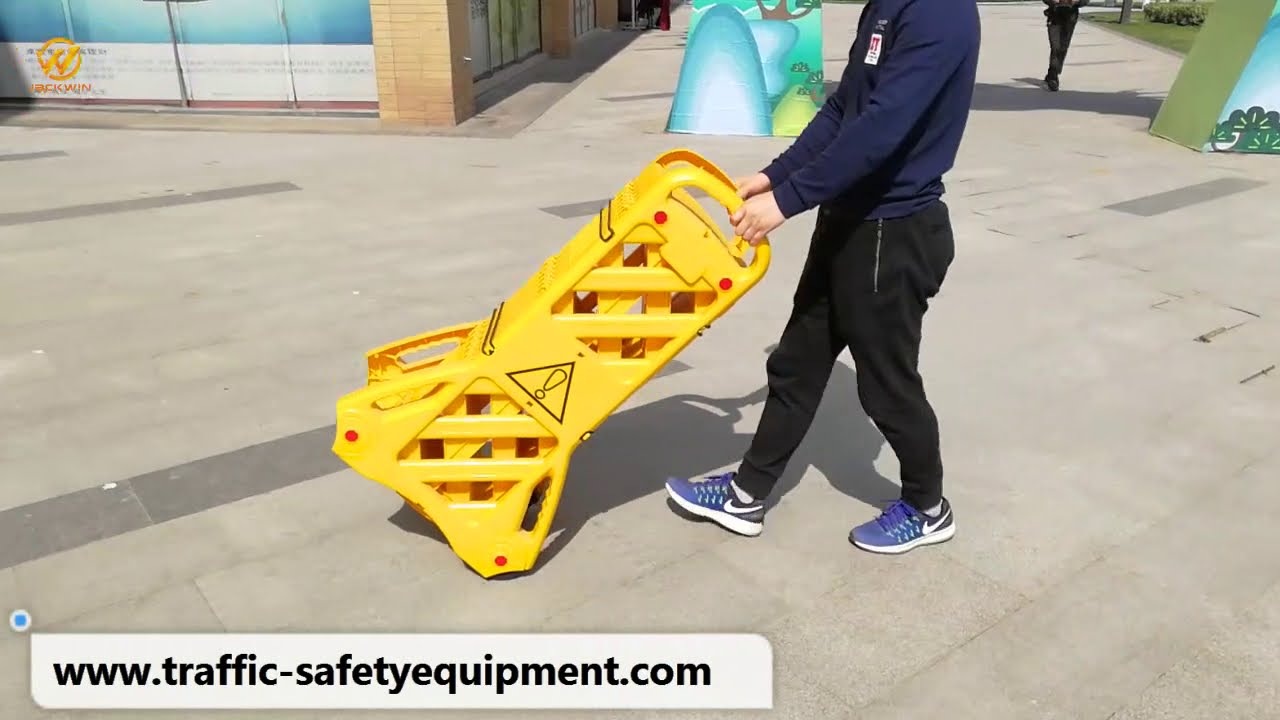 Portable Mobile Expandable Safety Plastic Barrier Maxpand to 3.5 meters
