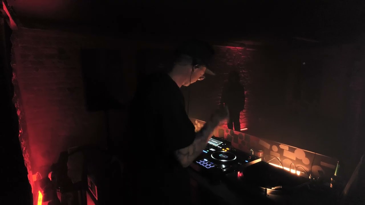 Ragga jungle vinyl set by Ras wu @ Kivi Bar, Tartu, Estonia.