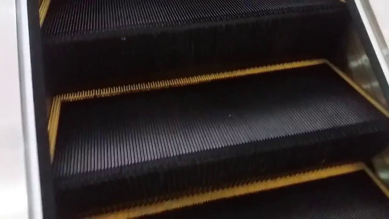 Hyundai Escalator @BCS Mall, Batam