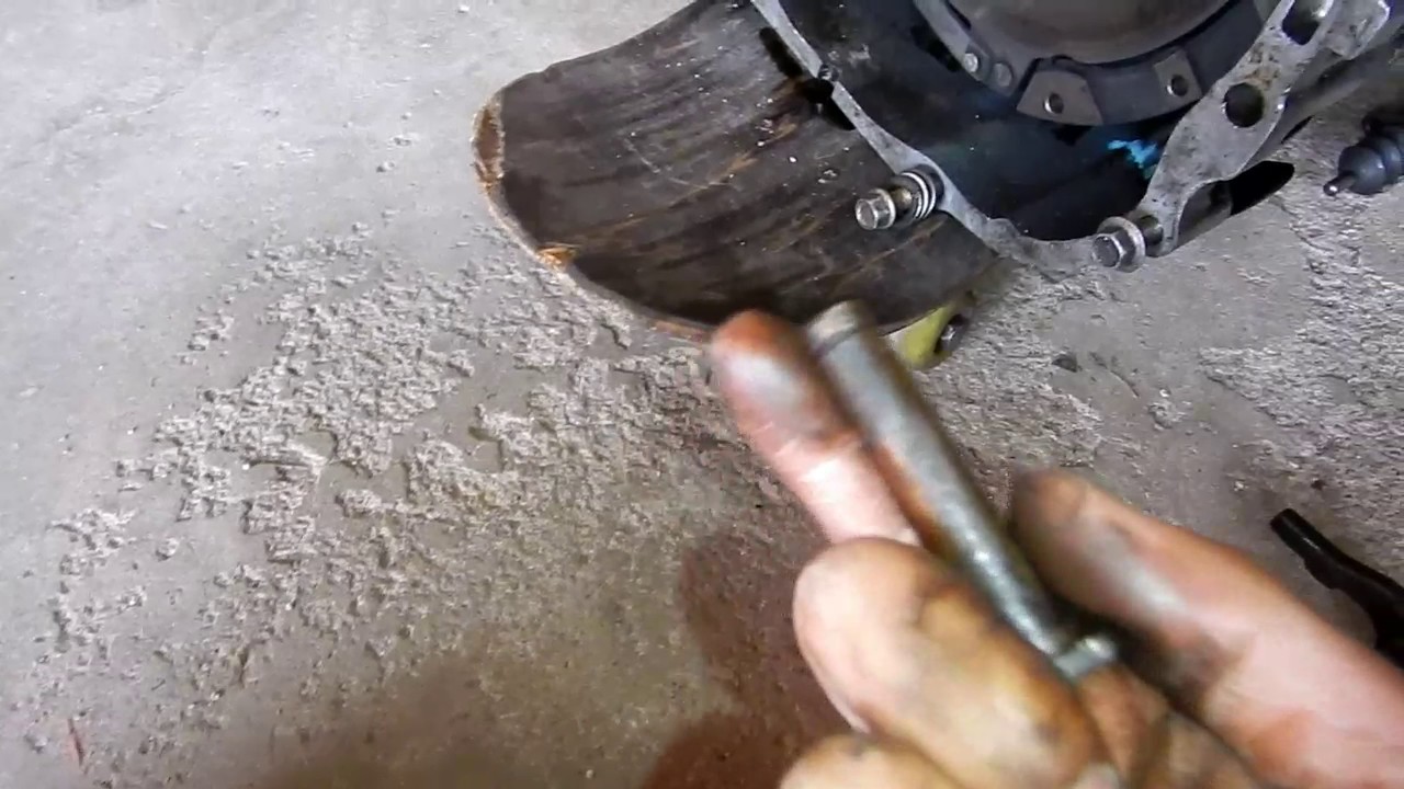 Taking out the shift fork R-154 Transmission