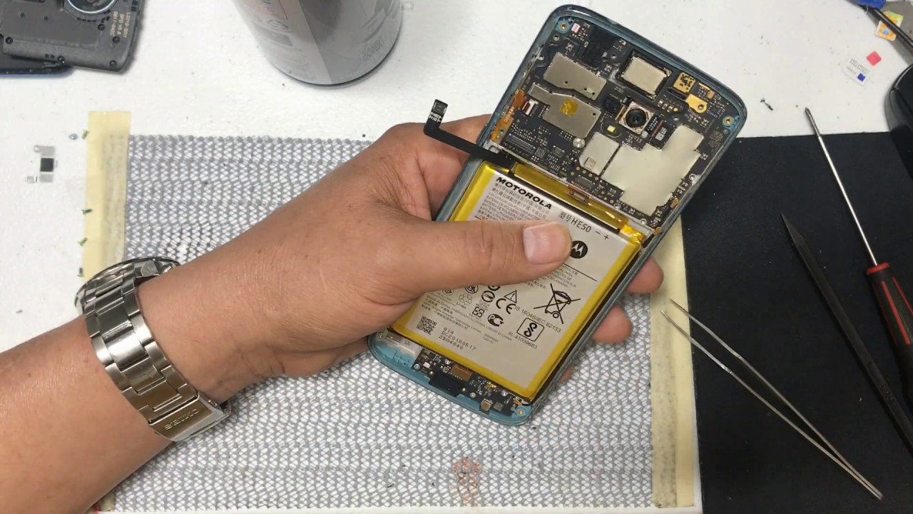 Motorola MOTO E5 Plus disassembly