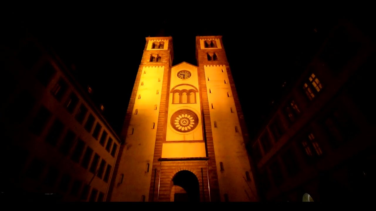 Würzburg (D) Altstadt Dom St. Kilian - Glocken - Vollgeläut (Läuten aller 20 Domglocken)