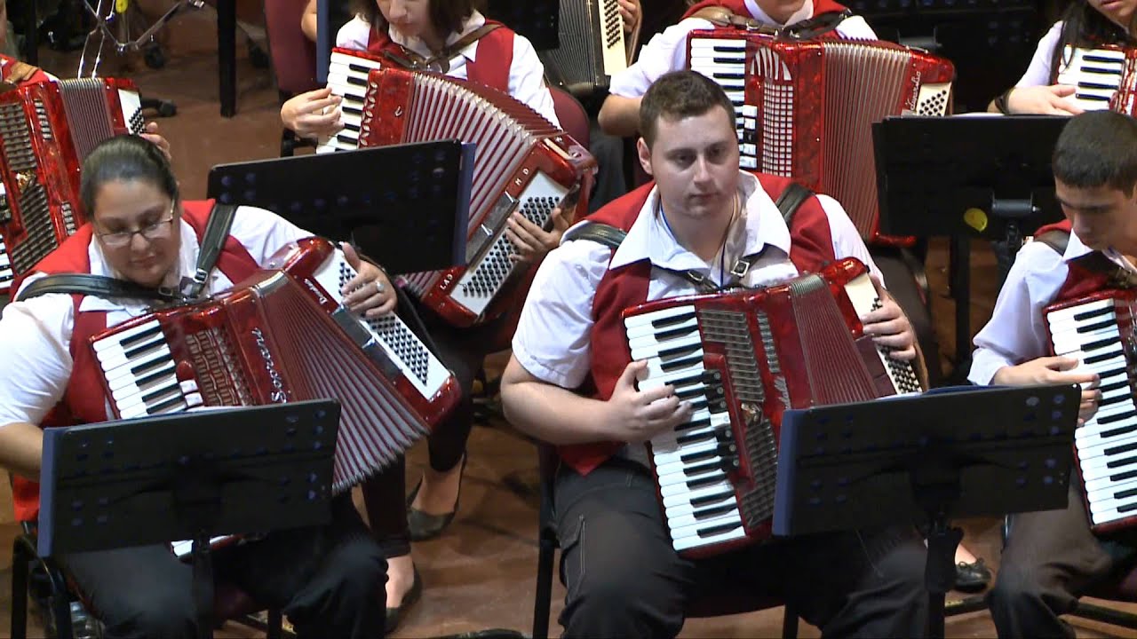 Victor Derenboim Accordion Orchestra- FREILACHS FOLK