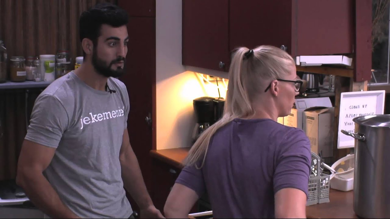 Utopia (NL) 2015 - Best of Week 87 - Ivan snapt het gewoon niet