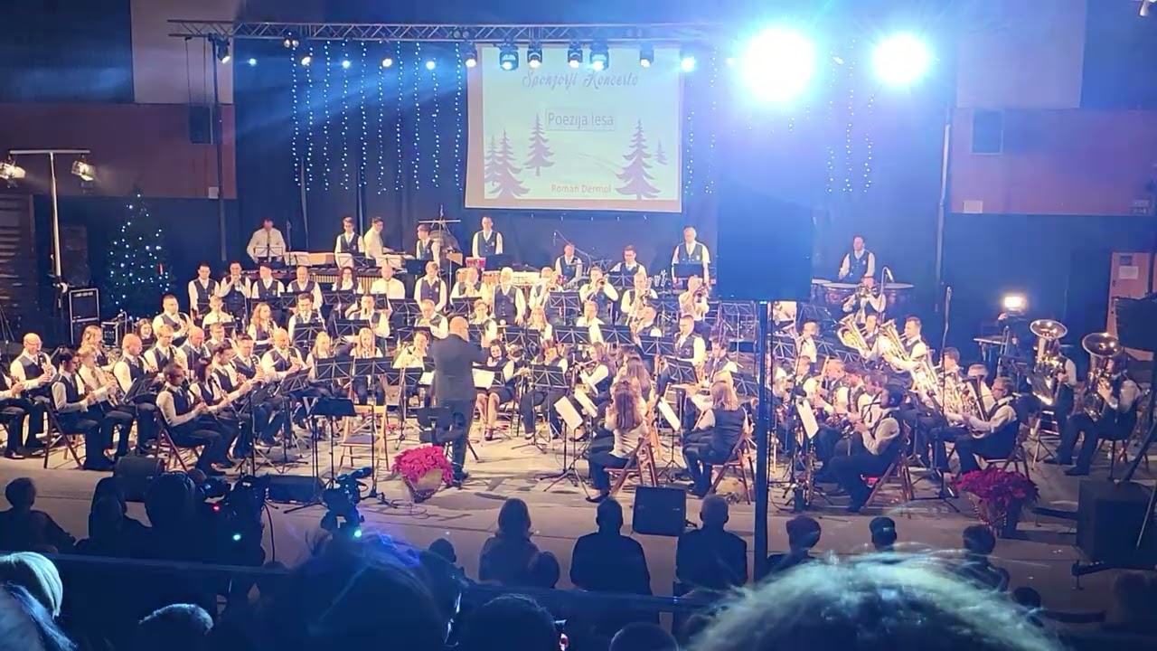 1090 DOC NAPOTNIK 20241222 160548 1:10: 26 PIHALNI ORKESTER ZARJA ŠOŠTANJ Božični koncert v Šoštanju