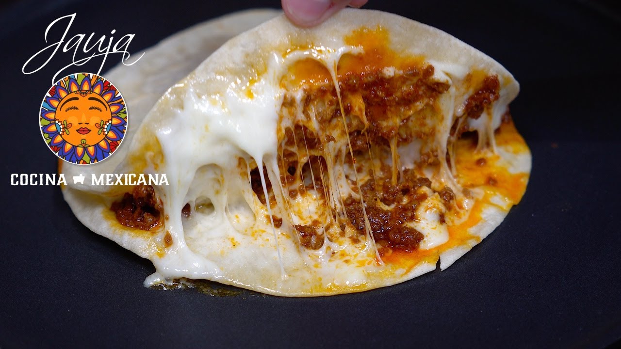 Queso Fundido con Chorizo y Rajas