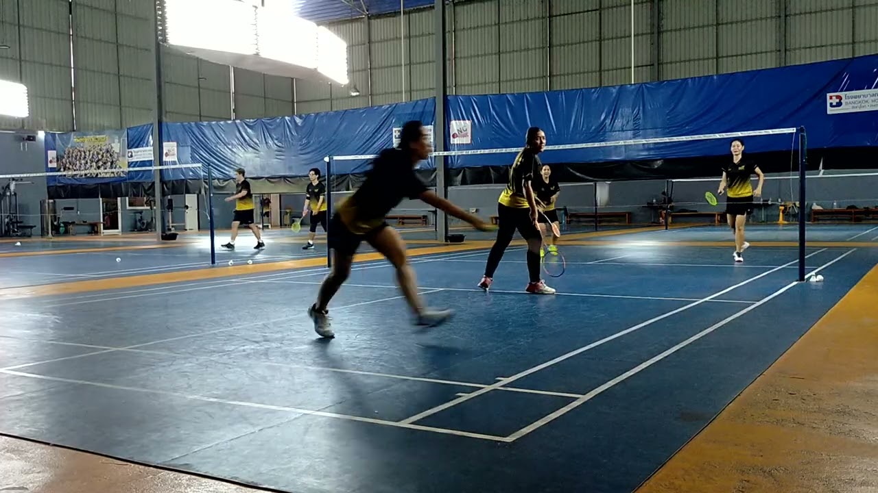 กาลครั้งหนึ่งนานมาแล้ว  นิว + แคท  VS แก้ม + มล สนามแบดมินตัน NC Court ขอบคุณที่ตีด้วยกันครับ (3/3)