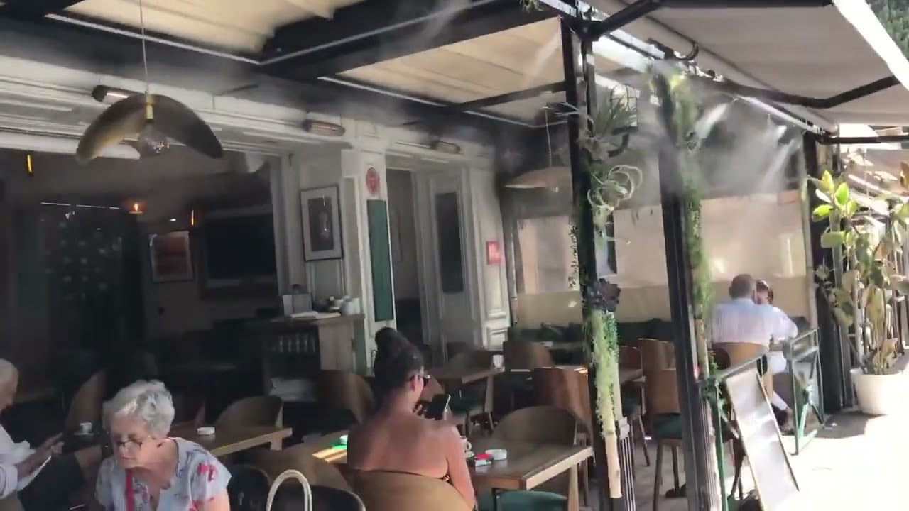 Terrasse brumisée pour Le Sporting Restaurant à St Tropez - Place des Lices