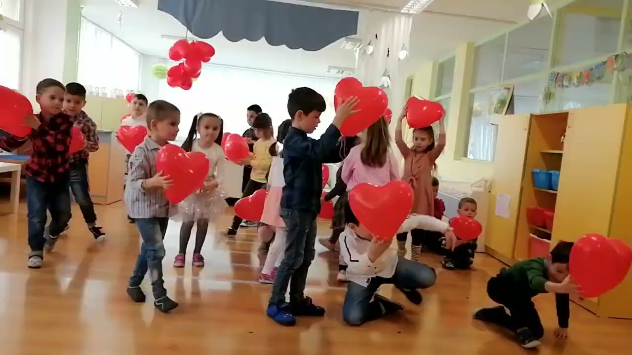 Танц за мама 08.03.2022г