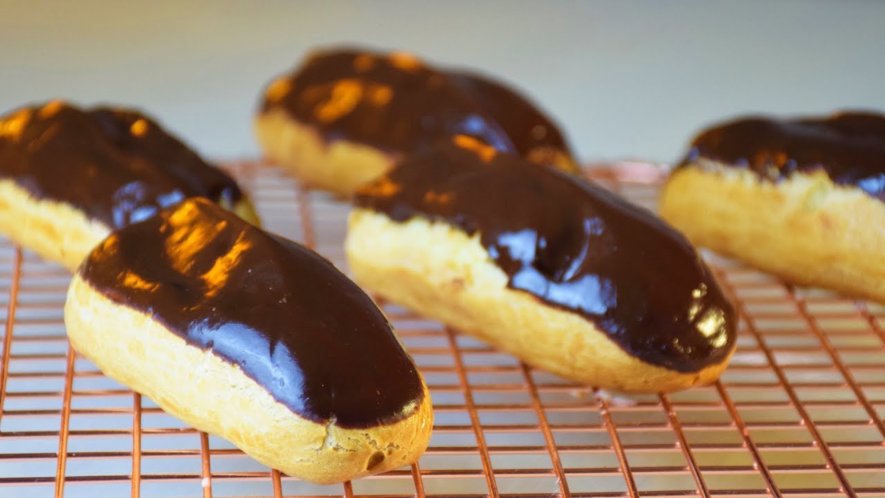 BOMBA DE CREME COM CHOCOLATE TRADICIONAL (ÉCLAIR) | BOLOS BAFÔNICOS