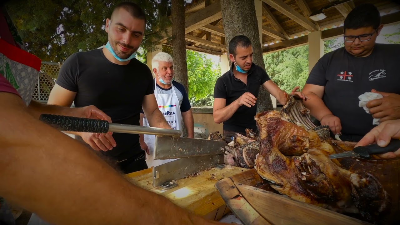 Il taglio della carne di pecora