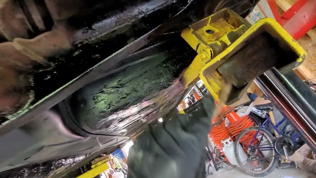 1974 VW charcol canister repair. 1970's emissions evaporative system explained.