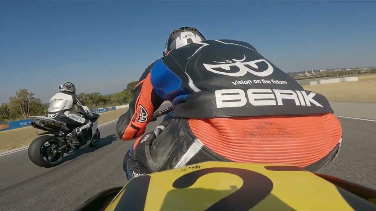 Ninja 400 Harassing Bigger Bikes