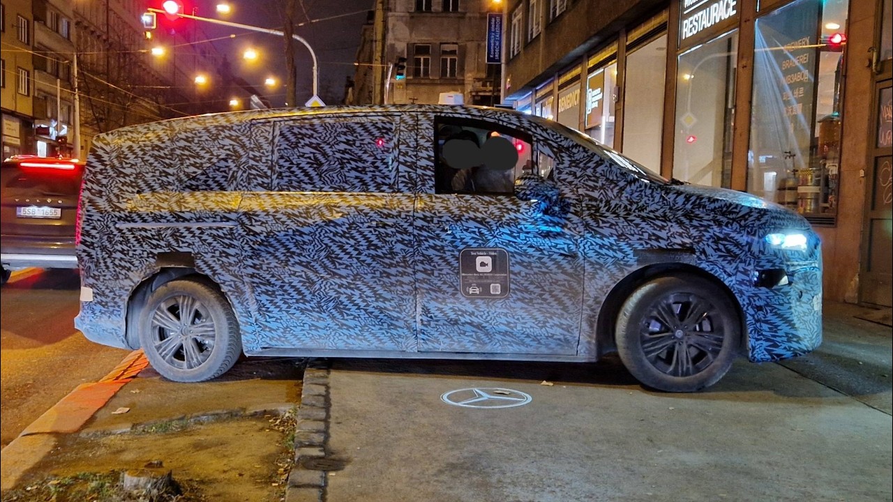 Mercedes Prototype Bottoms Out on Curb | All-Wheel Steering | Electric V-Class Van Test Vehicle