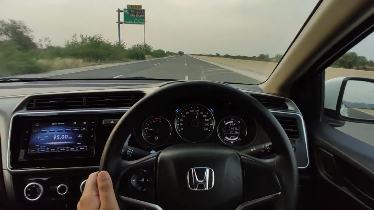 RPM at 130 Km/Hr speed |Honda City 6th Gen | M2 Motorway 👌 💯