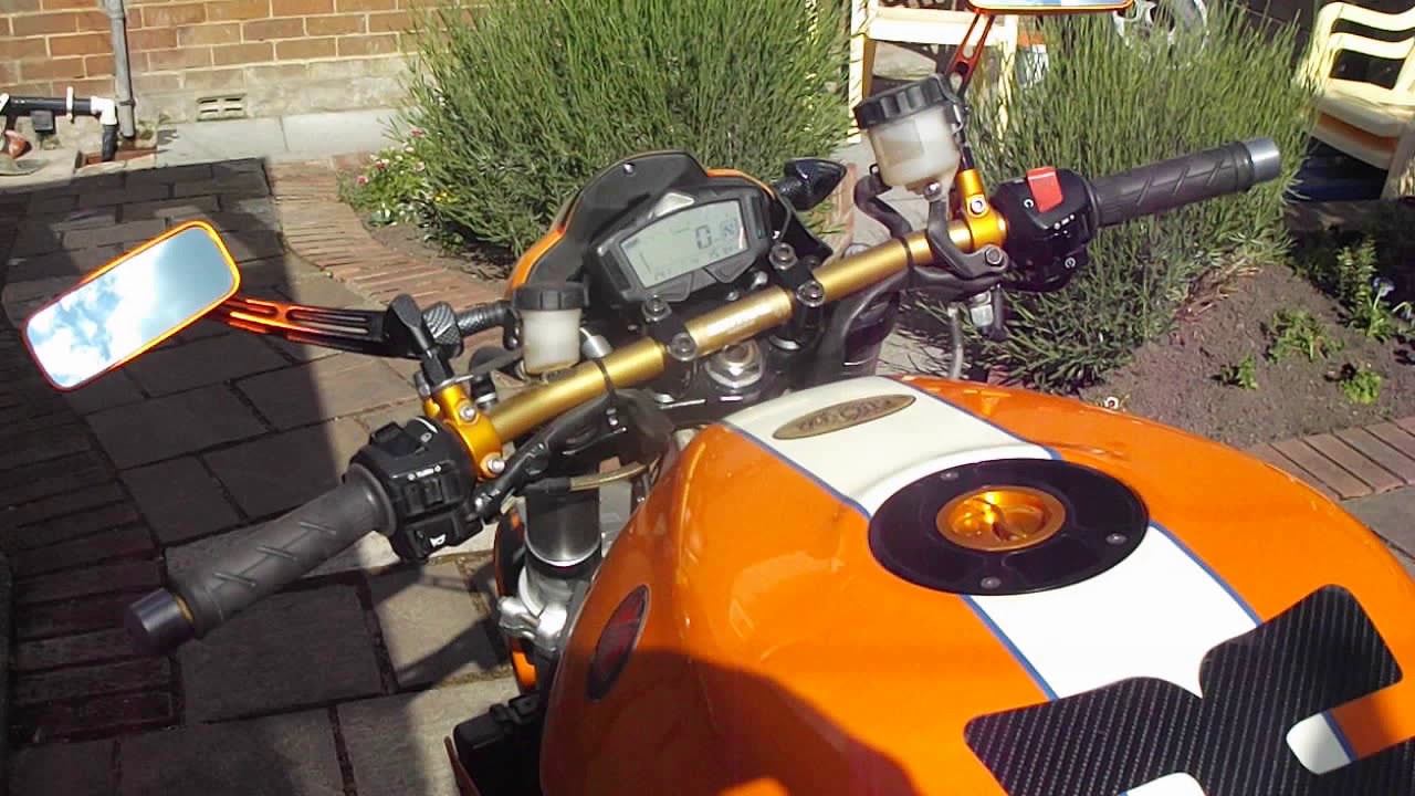 VFR 800 REPSOL THEMED STREET BIKE NAKED