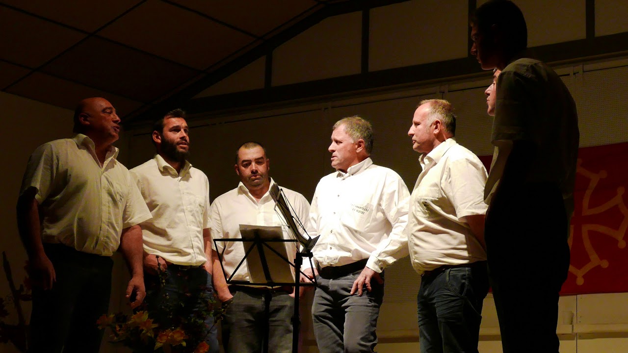Les chanteurs de nistos,  chantons en coeur.